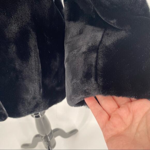 Vintage black faux fur coat women’s size 6 Made in USA - Picture 4 of 10